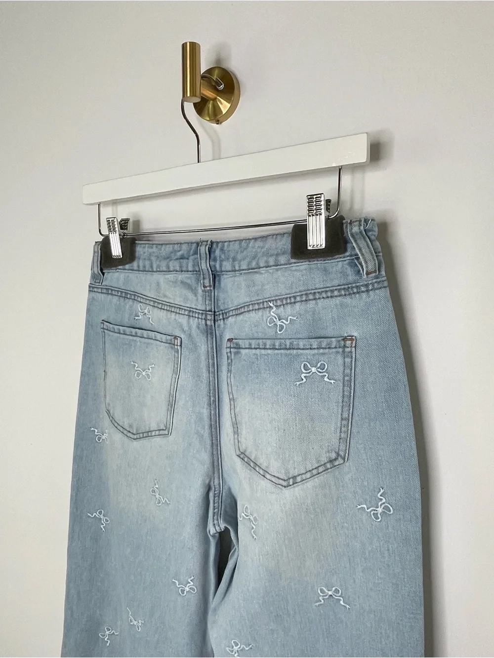 Feminine | Cali 1850 Embroidered Bow Wide Leg Jeans | Light Wash High Rise | 7 - Picture 7 of 11